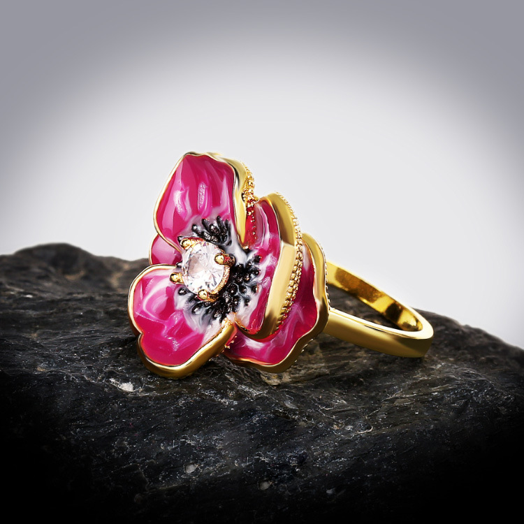 Rosa flor chapado en oro esmalte de tres piezas conjunto Palacio estilo anillo collar pendientes europeo y americano flor joyería