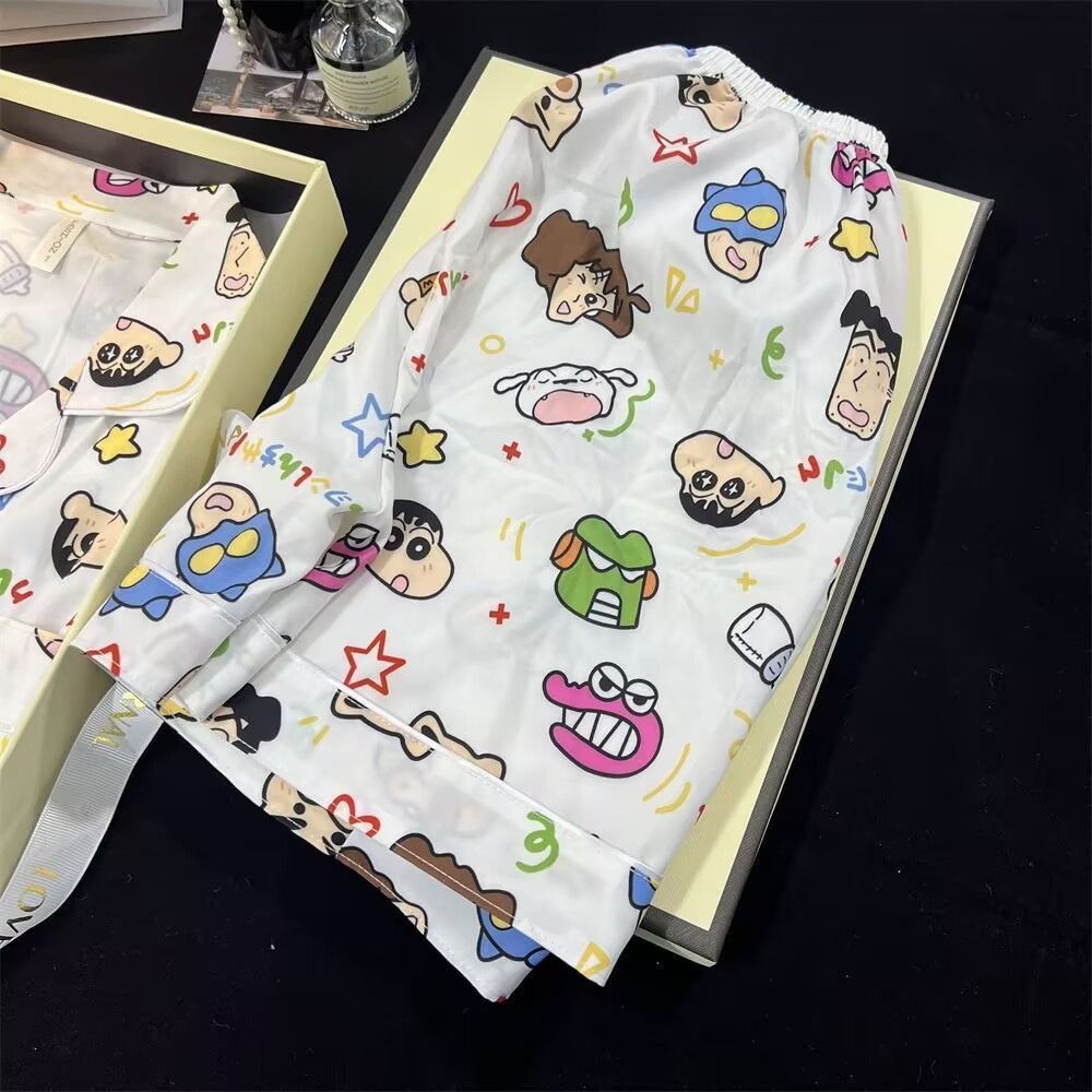 Crayon Shin-chan pijamas para mujer pantalones cortos de manga corta de verano de seda de hielo estampado de dibujos animados cardigan traje de ropa para el hogar de seda de imitación