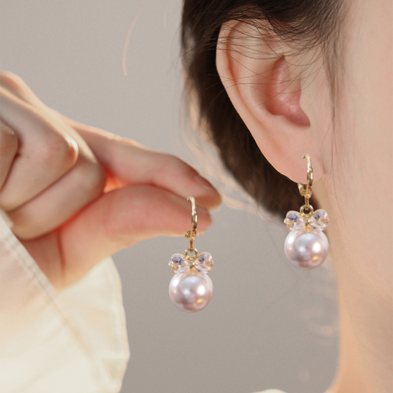 Korean elegant fashionable sophisticated universal earrings with bow…