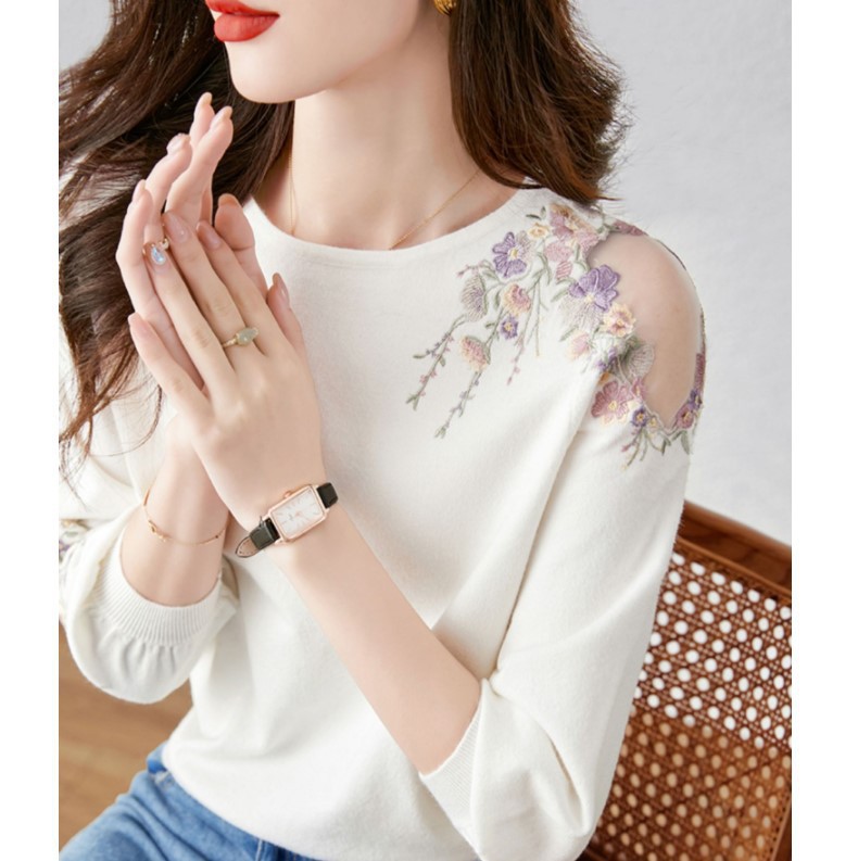 Hollow Knitted Knitwear 2024 Spring New Style Sweet Little Fresh Flowers Slim Round Neck Pullover Women's Half-Sleeved Top