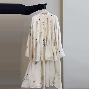 2026�ļ��W�����R�d�羳���Q�¿�Ů�b�黨���Ƀ������e��ɫȹ���b