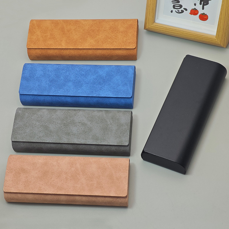 New Magnetic Glasses Case, Handmade Imitation Leather with Sheepskin Pattern, Men's and Women's Style, Simple, Stylish, and Portable New Magnetic Glasses Case, Handmade Imitation Leather with Sheepskin Pattern, Men's and Women's Style, Simple, Stylish, and Portable