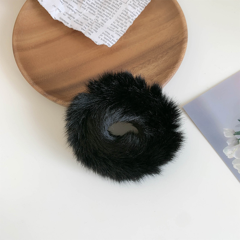 Otoño y invierno de conejo anillo de cabello peludo cuerda de cabello de niña cuerda de corazón simple y versátil correa joyería de cabello japonés y coreano 2021