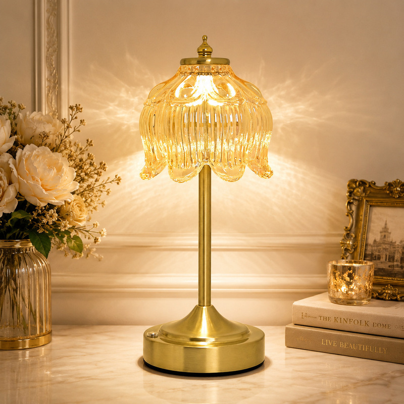 Cross-border Amazon glass lampshade rechargeable table lamp wireless portable retro dining table bedroom bedside decorative ambient light Cross-border Amazon glass lampshade rechargeable table lamp wireless portable retro dining table bedroom bedside decorative ambient light
