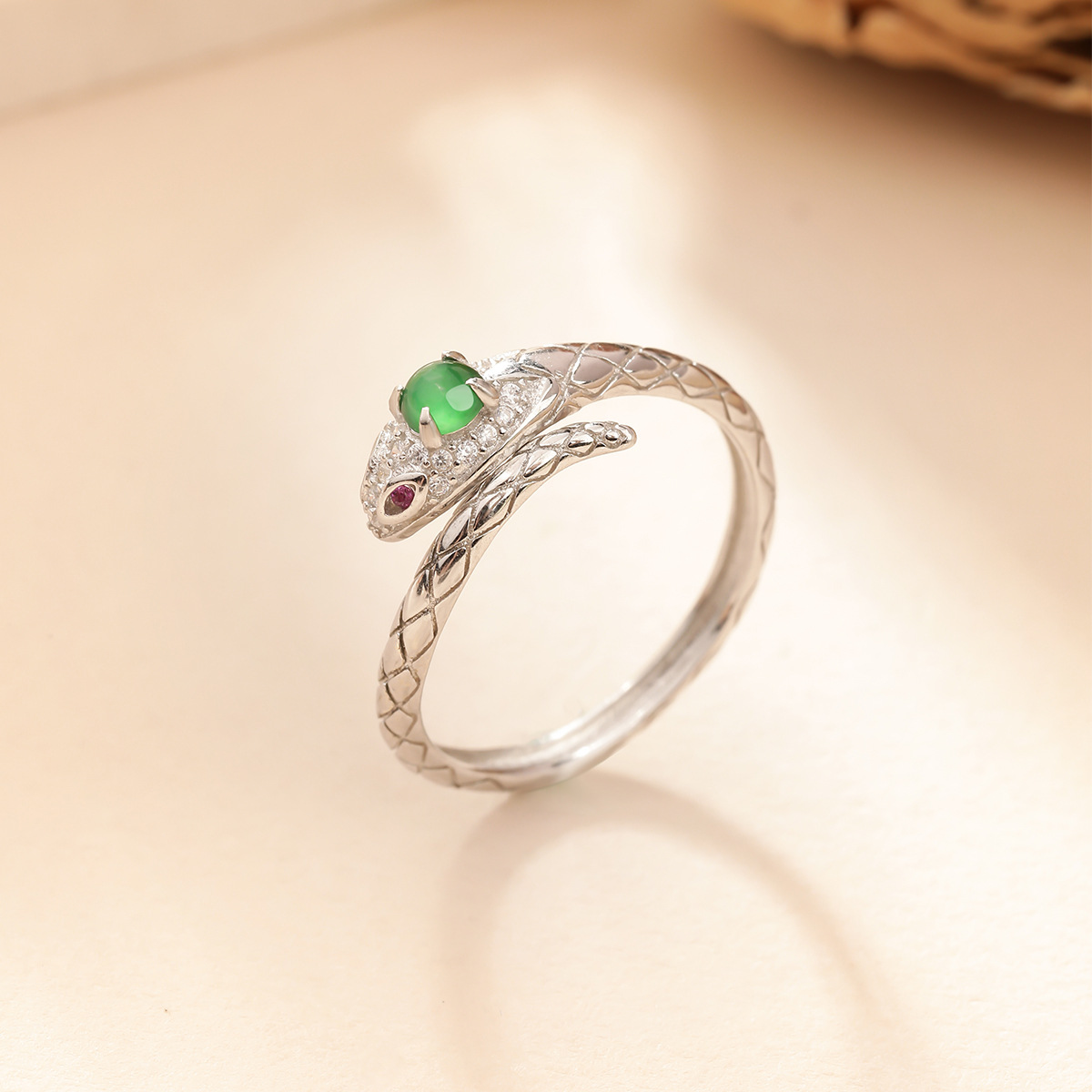 纯银s925蛇形戒指天然危料翡翠小众高级轻奢个性指环 配饰女批发