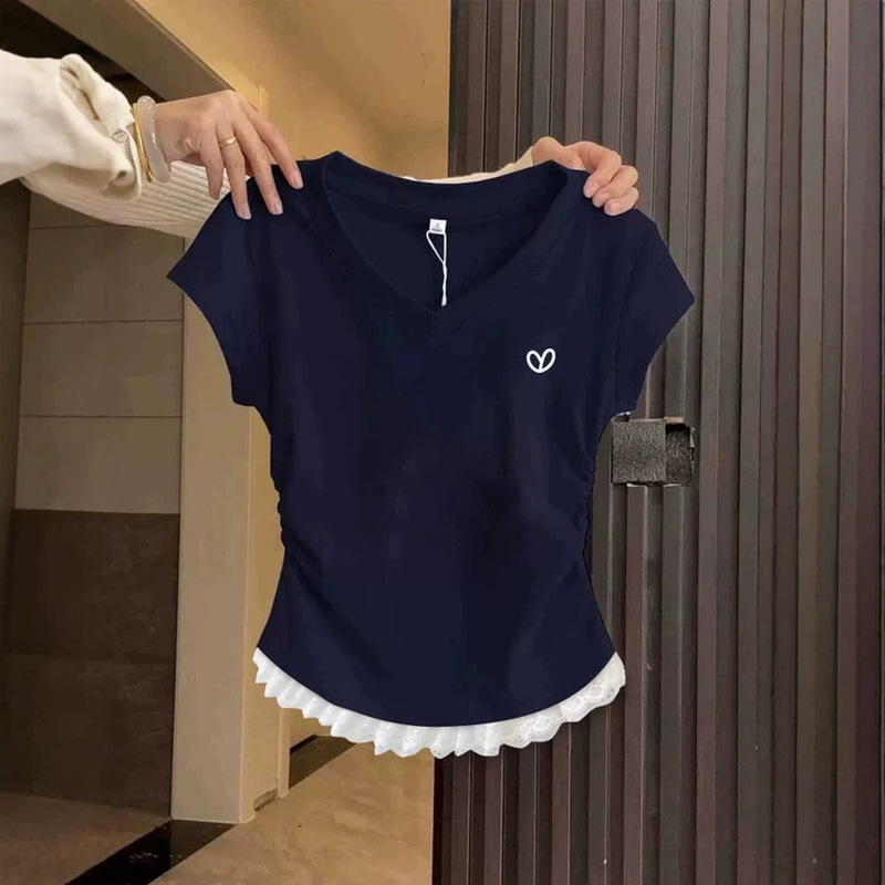 Extremely stylish summer V-neck top, 2026 new summer hot-selling Korean design printed short-sleeve women's T-shirt