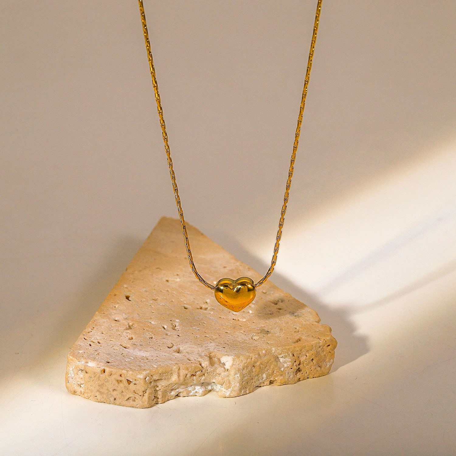 Neue 18k Gold Überzogene Herz Anhänger Edelstahl Halskette display picture 1