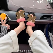 ���ы�ͬ�����H��ЬŮ�ļ��⴩2026�¿���Ƥ���ħ�g�Nƽ�כ���