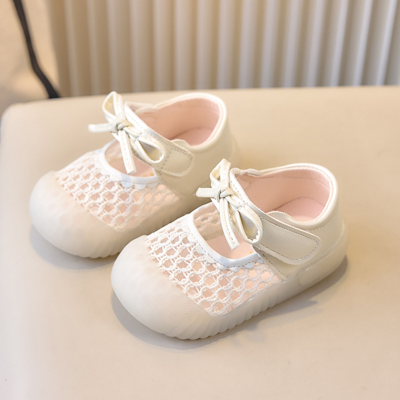 Zapatos para bebés niñas sandalias de princesa 2026 nuevo primavera y verano hueco antipatas transpirables zapatos para niños dulces