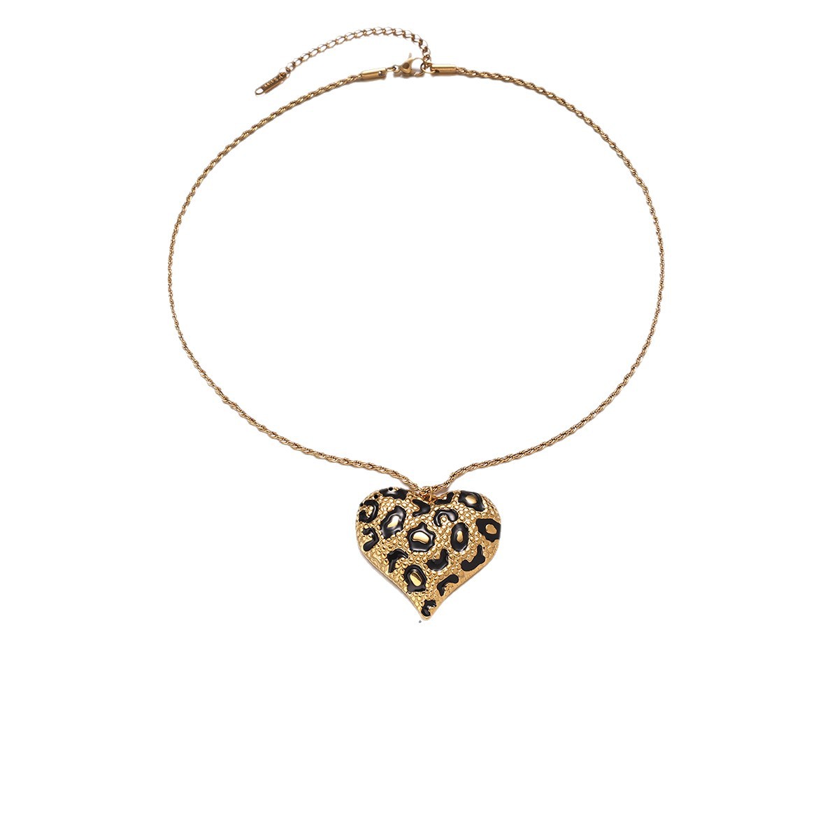 Collar de acero inoxidable de la UE y los Estados Unidos, dulce y fresco, estilo de moda, collar de amor de nicho, acero de titanio, no desvanecerse para mujeres