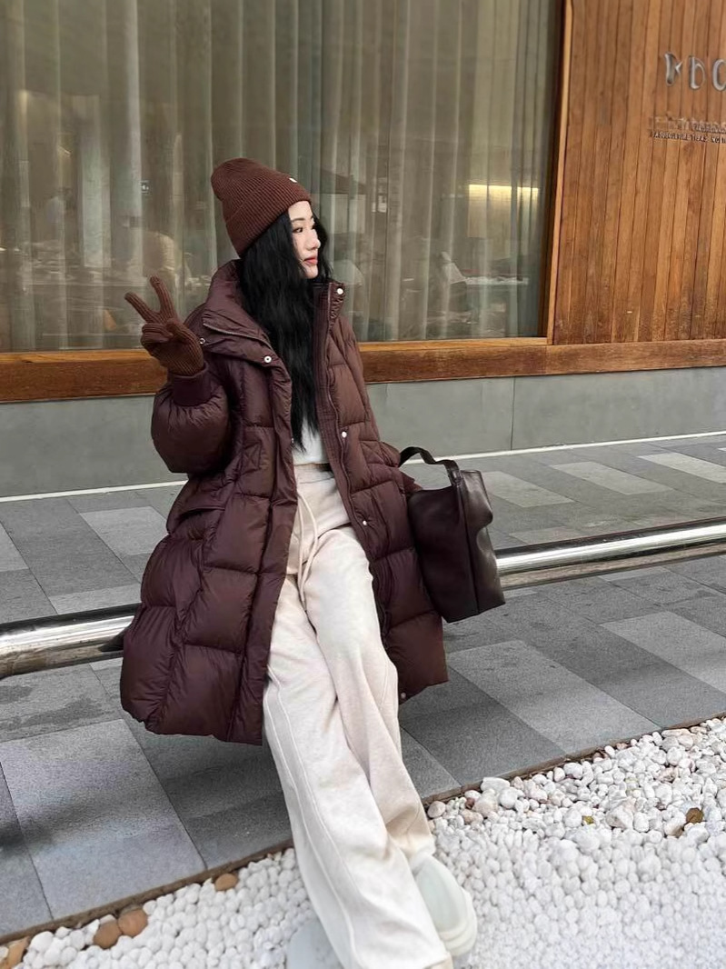 Chaqueta de plumón de alta gama para mujer, estilo europeo de invierno, longitud media, con 90% de plumón de pato blanco, corte holgado, efecto adelgazante, abrigo grueso.