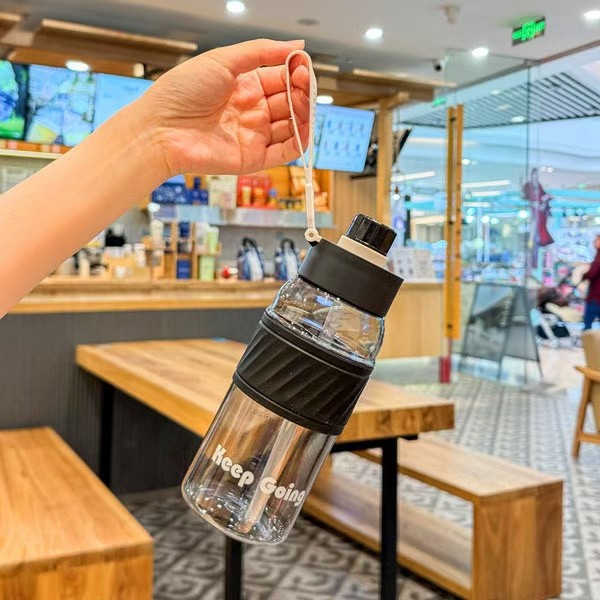 Tianyi nueva taza de paja portátil taza de niñas taza de agua de gran capacidad para estudiantes varones y estudiantes deportivos hervidor de plástico