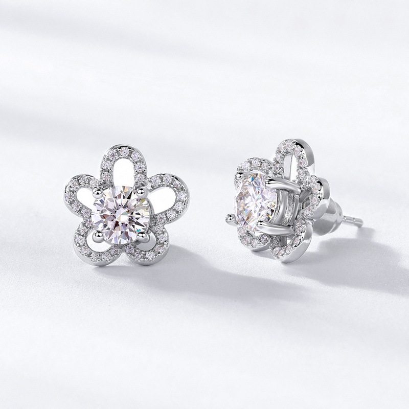 2023 nuevos pendientes de plata S925 Pendientes de flores de moissanite Super Flash para mujer Estilo europeo y americano Primavera y verano transfronterizo Venta caliente Entrega