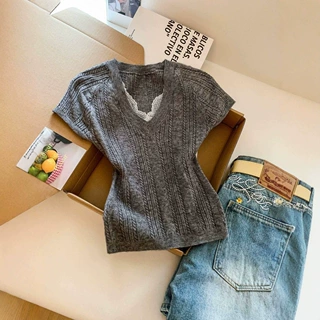 韩系蕾丝拼接V领针织短袖女夏季高级感新款纯欲修身短款外穿上衣
