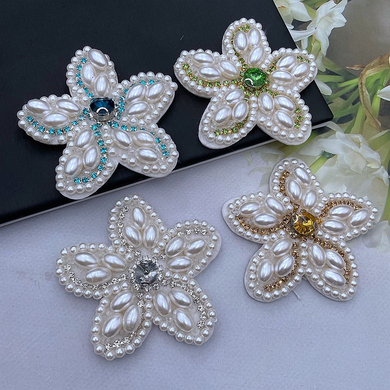 现货新款手工钉珠五叶花朵胸花布贴 串珠服装箱包装饰品补丁贴diy