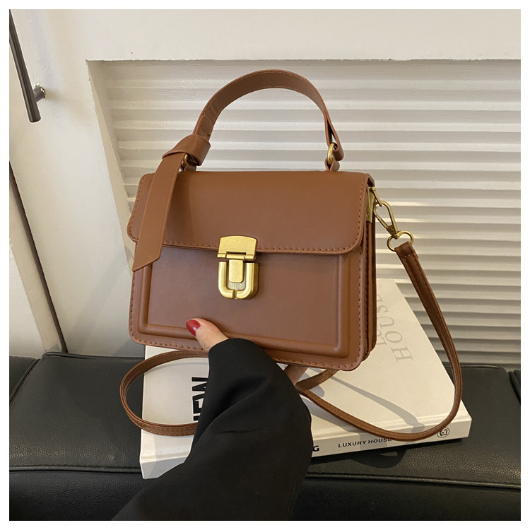 2024 Neue kleine Handtasche mit Retro-Textur für Damen, einfache kleine quadratische Tasche, hochwertige Umhängetasche mit einer Schulter_voghion.com