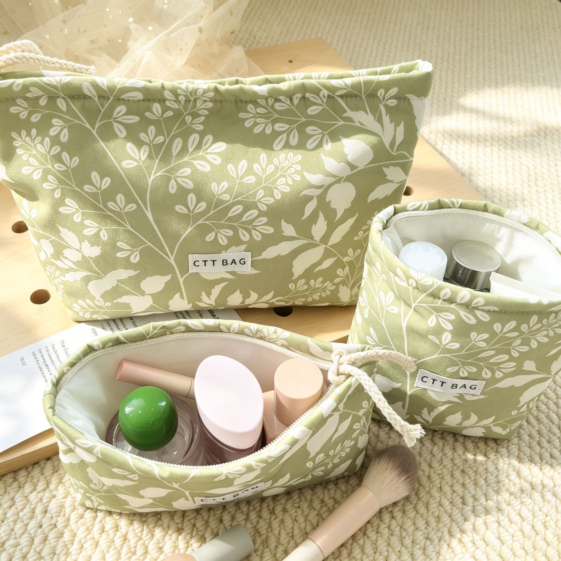 Bolsa de maquillaje impresa, bolsa portátil para niñas, bolsa de lavado, bolsa de almacenamiento, paquete de bolsas de artículos pequeños.