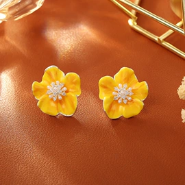 耳钉;耳环;项链