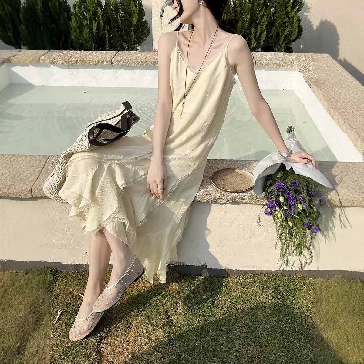 [初打]十三行早春上新法式不规则蕾丝飘片轻盈感吊带连衣裙LYA736