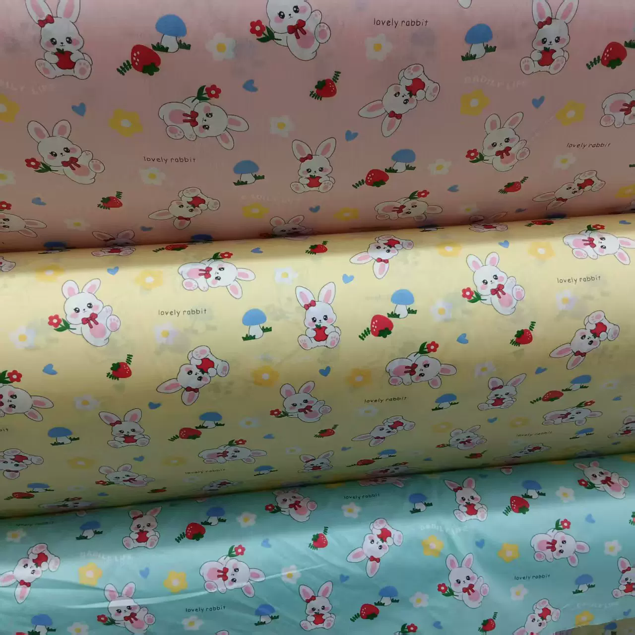 批发1.6米卡通纯棉布 家居服饰布料 宝宝罩衣面料 全棉斜纹印花布