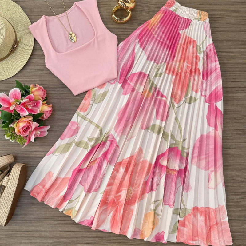 New Summer Style Pink Slim-Fit Top and A-Line Slimming Elegant French Floral Print Pleated Skirt Set