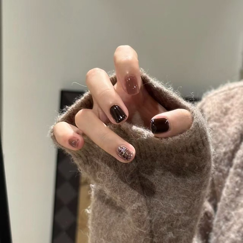 Hand-worn Armor Autumn and Winter Advanced Sense Dark Brown Solid Color Fine Flash Atmosphere Elegant New Year White Manicure
