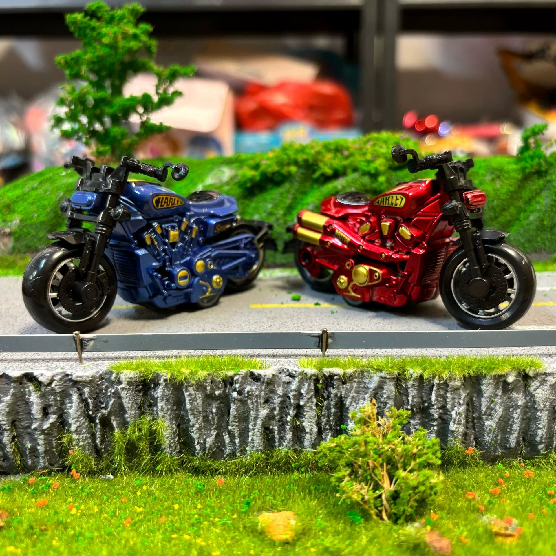 Оптовая продажа миниатюрных мотоциклов из нового сплава пластика с функцией отката, брелоки-игрушки для мальчиков, украшения