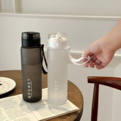 フロストグラデーション色コップ高颜値大容量宇宙コップ夏学生フィットネス運動水筒越境コップ