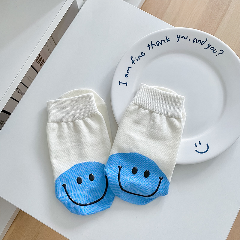 Calcetines de algodón sonrientes de talón para mujeres verano delgado silicona antideslizante medias sin hueso calcetines de mujer Zhuhai al por mayor