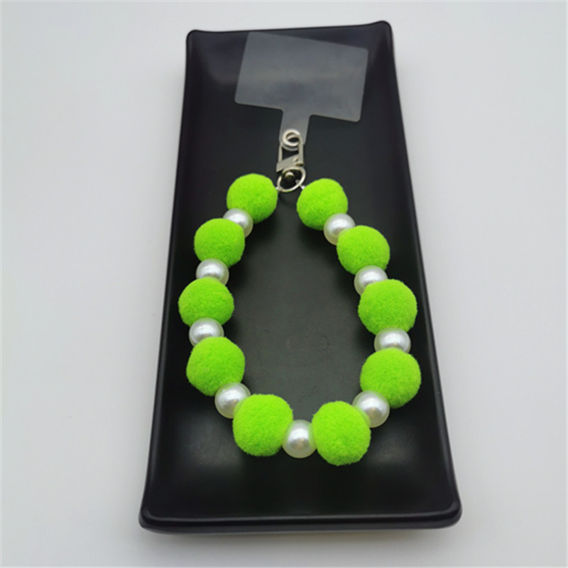 Nueva Bola de piel de cadena de perlas colgante Cadena de teléfono móvil ins Internet celebridad mismo estilo muñeca de invierno pulsera peluda cadena portátil