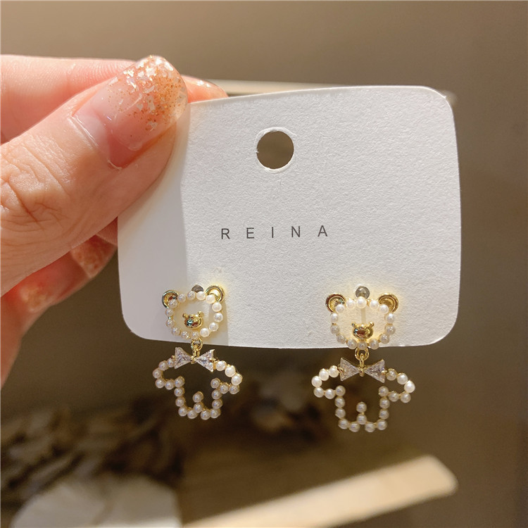 New Hollow Pearl Cute Bear Earrings Ear Jewelry display picture 2