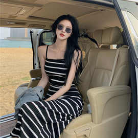 批发外贸条纹吊带连衣裙温柔风气质中长裙女夏2022年新款网红裙子
