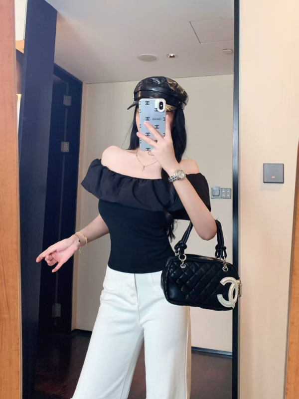 超好看一字肩修身小衫上衣女秋季高级感独特漂亮露肩短袖法式衬衫|undefined