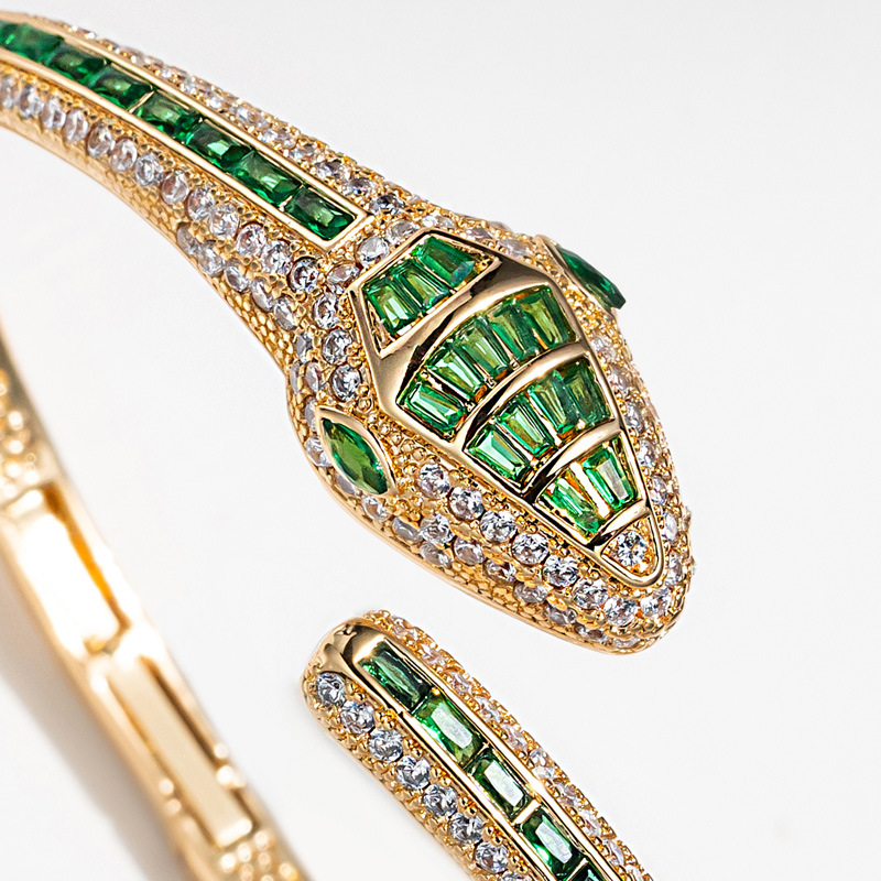 Bracelet serpent avec zircon vert et cristaux micro-sertis_voghion.com