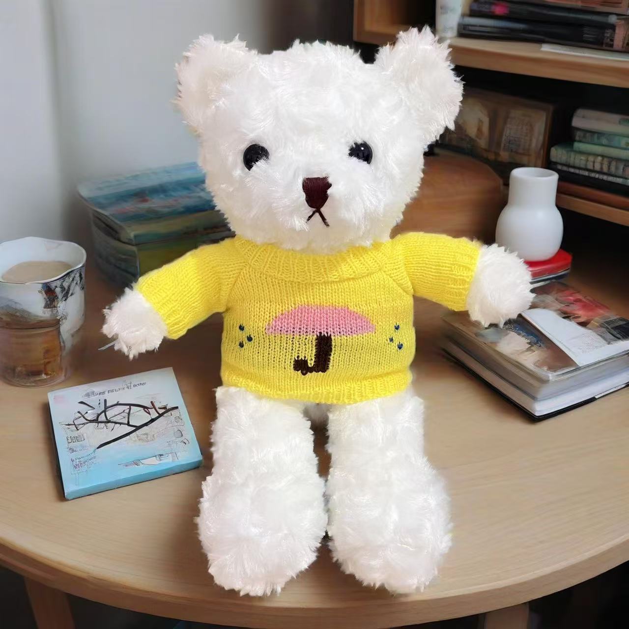 Small umbrella yellow sweater white bear