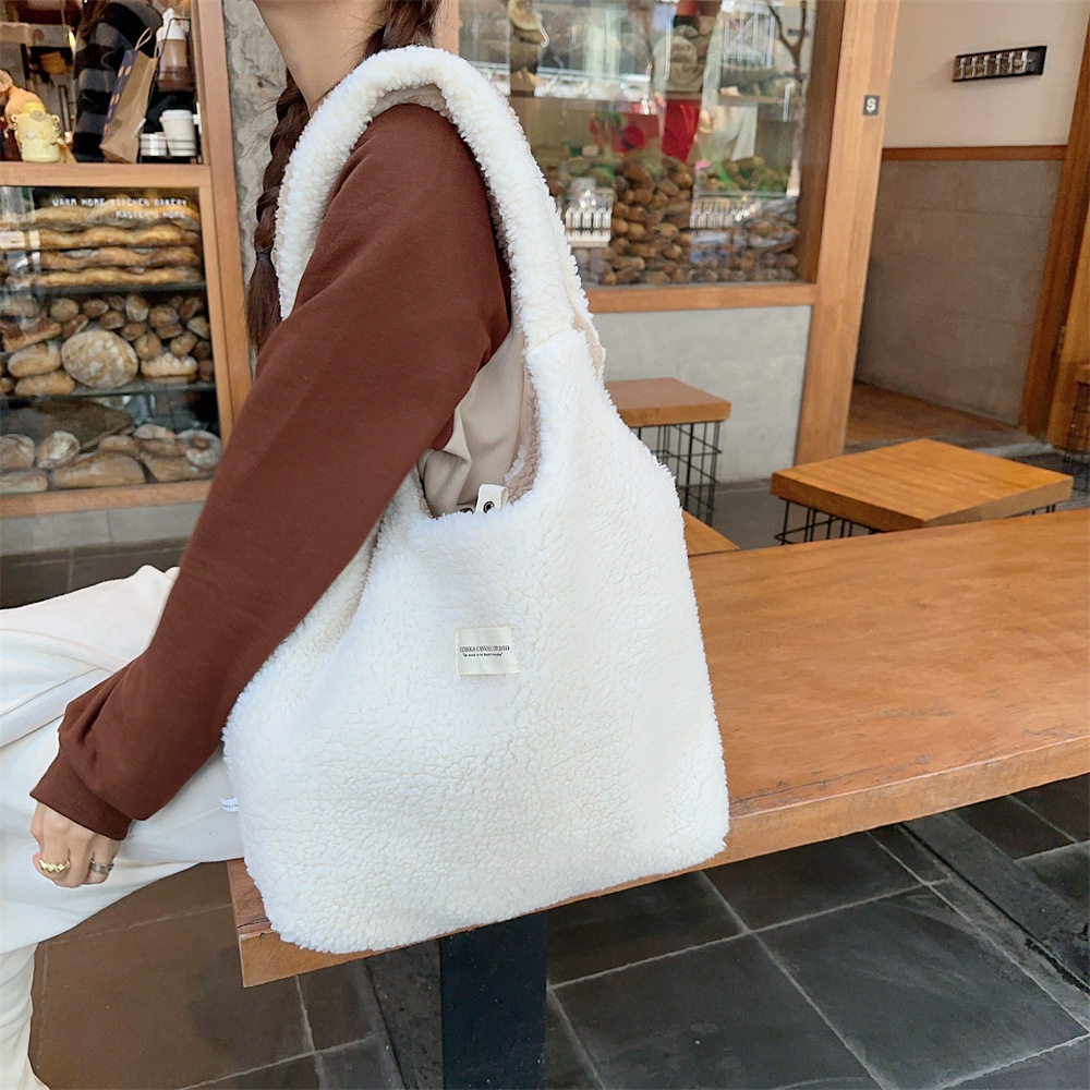 310233 Autumn/Winter Korean version dual-sided plush simple single-shoulder student large-capacity commuting vest bag undefined