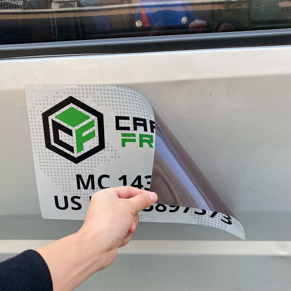 Los fabricantes producen Comercio exterior magnético coche pegatinas cuerpo puerta magnética succión magnética publicidad reflectante coche pegatinas desmontable