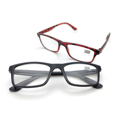 全枠のプラスチックの高さの老眼鏡の450.500.550.600.750.800度の樹脂の切れの卸売りは江湖を走ります。