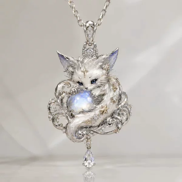 Titanium Steel Moon Velvet Fox Pendant Necklace for Women, Vintage Iridescent Fox Pendant, Light Luxury Chinese Style Clavicle Chain, Gift in Stock