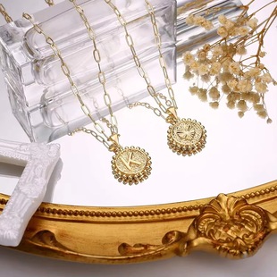 A set of stainless steel cross-border Europe and the United States 26 letters double clavicle chain women's round letter pendant necklace