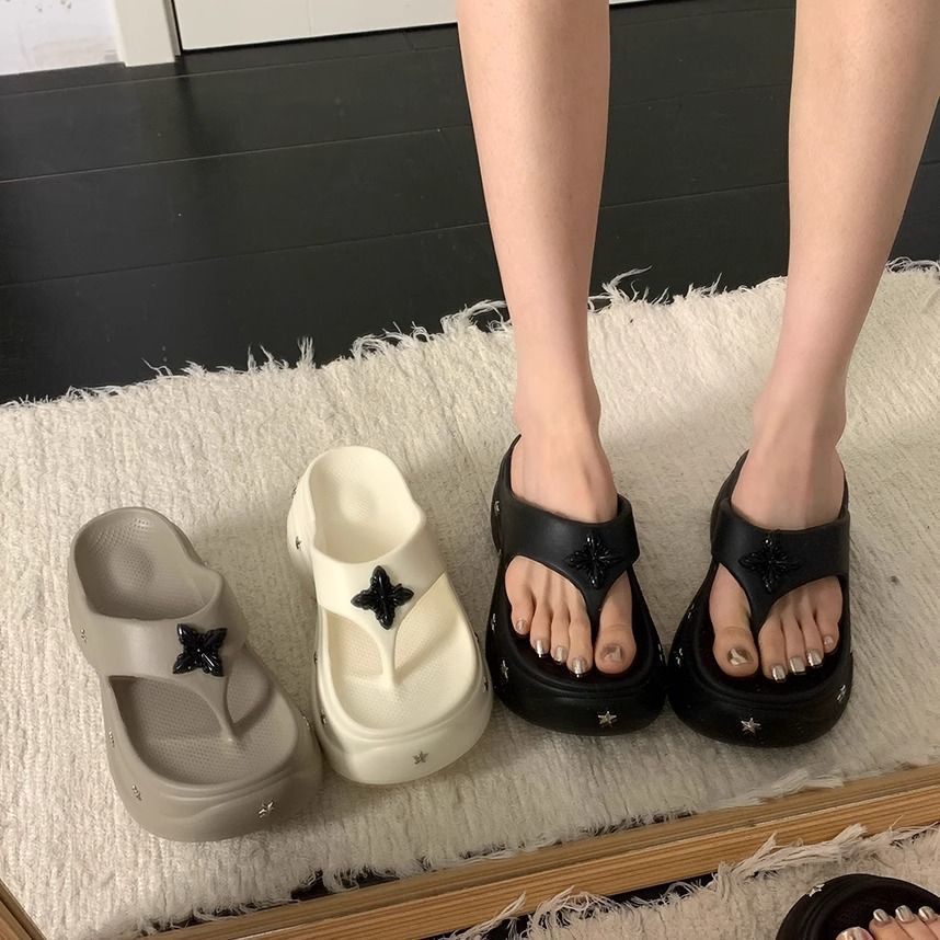 Small Height-Increasing White Flip-Flops for Women 2025 Summer New Outer Wear Wedge-Heeled Thick-Soled Seaside Beach Sandals