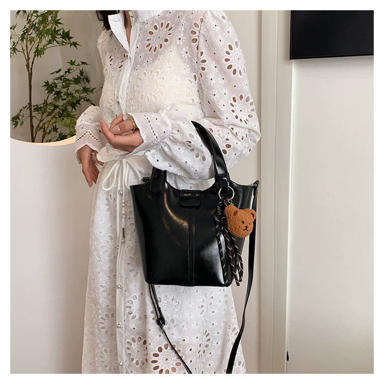 Purse, polyurethane retro shoulder bag for leisure