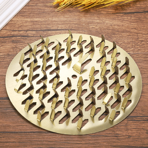 Portable mosquito-repellent incense box, mosquito-repellent incense disc, hanging portable mosquito-repellent incense disc, outdoor portable mosquito-repellent incense storage box with random colors