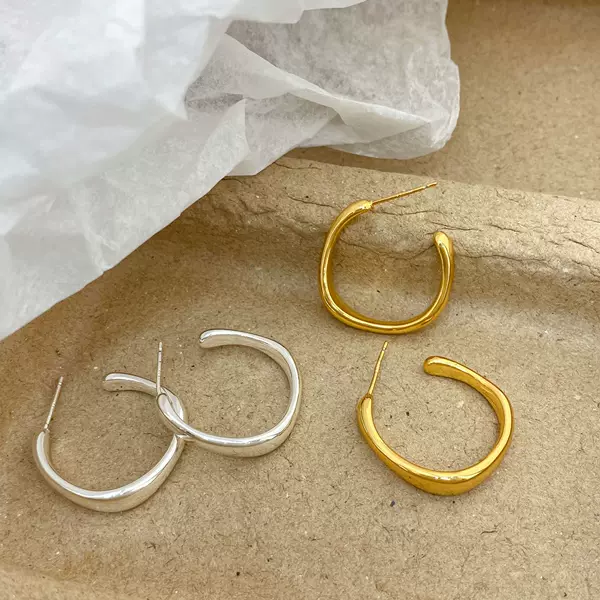 Copper Plated with Real Gold, European and American Style, Irregular Smooth Surface C-Shaped Hoop Earrings for Women, New Trendy Simple High-End Elegant Earrings