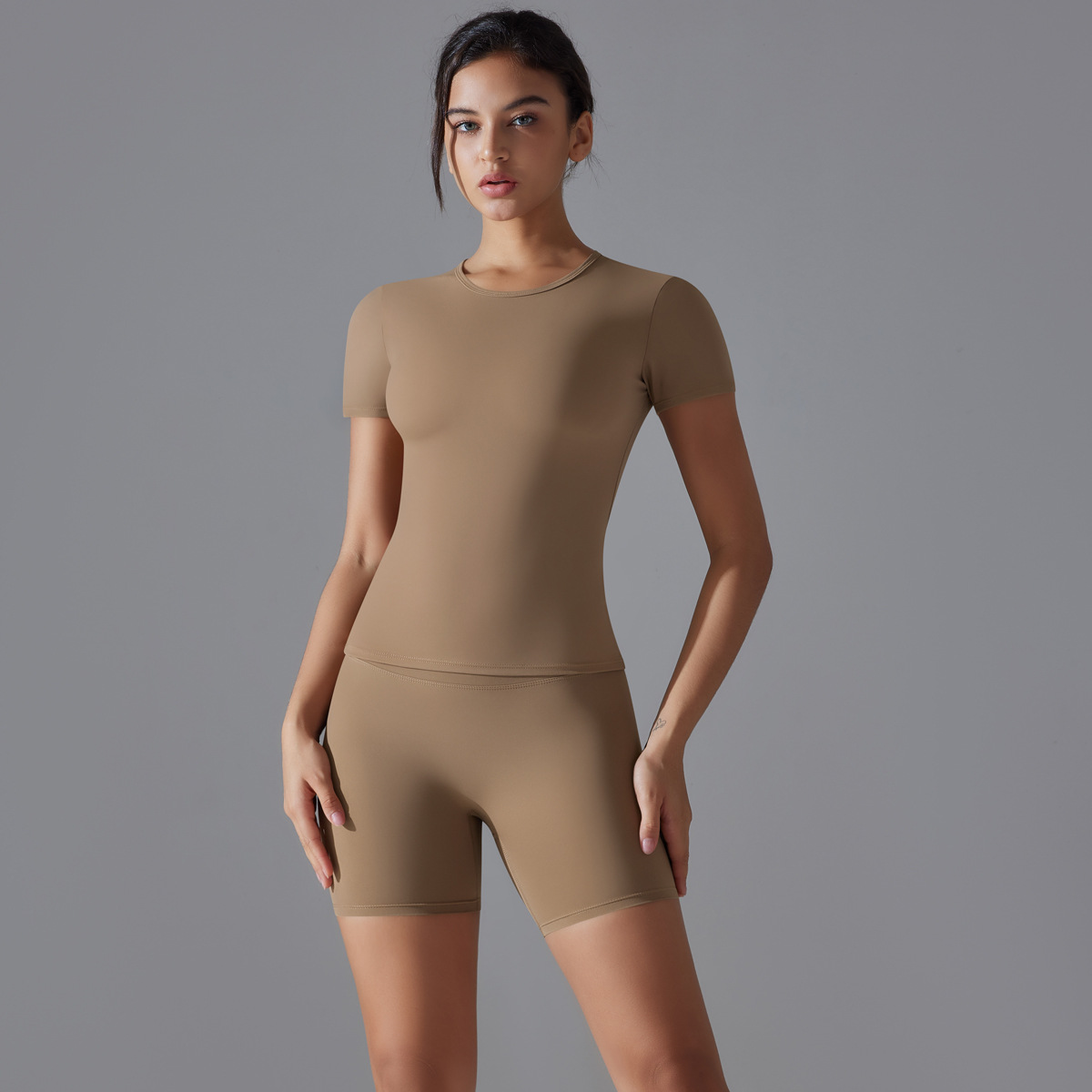 Nueva ropa de yoga de secado rápido de nailon de doble cara de primavera, traje de fitness de manga corta, deportes de carrera al aire libre, traje de dos piezas para mujer