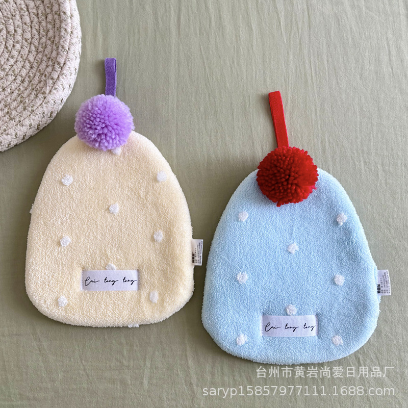 リトルレッドブック水玉模様の小さな帽子ファーボールハンドタオルはバスルームキッチンハンドドライタオルかわいいギフトタオルに掛けることができます|undefined