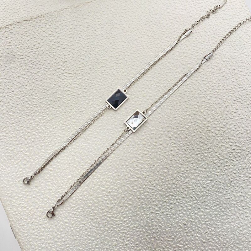 All-Over Titanium Steel Korean Cross-Border Hot-Selling Pig Nose Bracelet for Women with Diamond Paper Clips Niche Design Versatile and High-End All-Over Titanium Steel Korean Cross-Border Hot-Selling Pig Nose Bracelet for Women with Diamond Paper Clips Niche Design Versatile and High-End