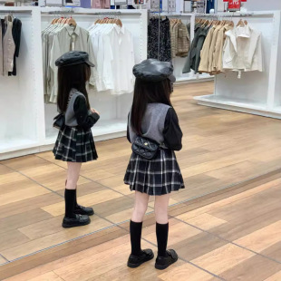 Girls' Autumn Wear Korean Grey Knitted Vest Smooth Black Shirt Black and White Short Skirt Safety Skirt Single Beat