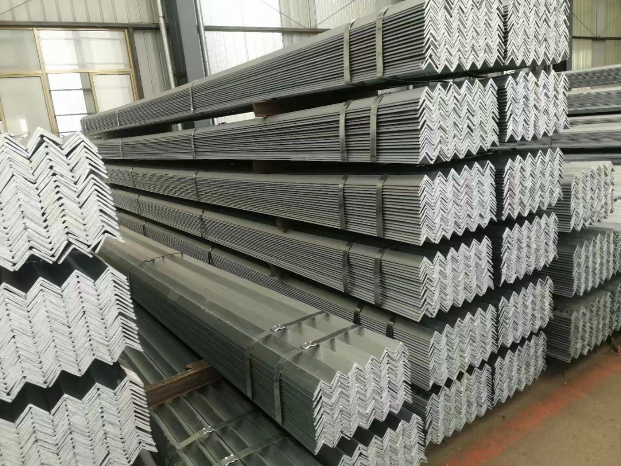 热镀锌钢材   按要求生产