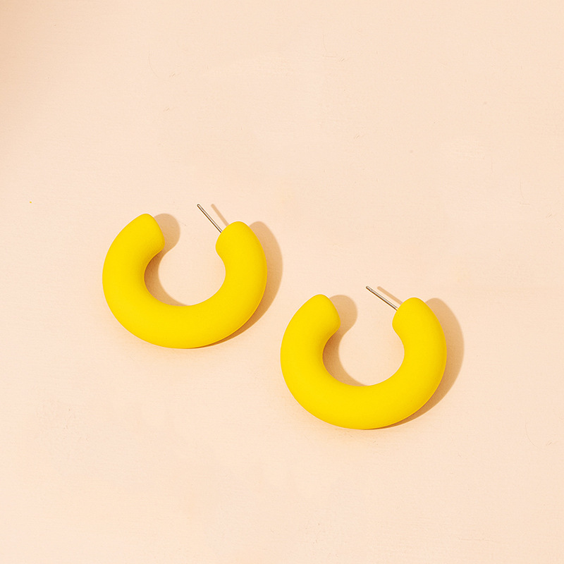 Fashion Geometric Yellow C-shape Resin Earrings Wholesale display picture 3